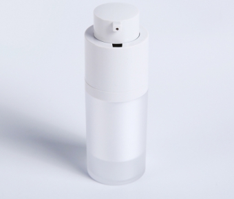 Rotary twist up design cosmetic airless packaging